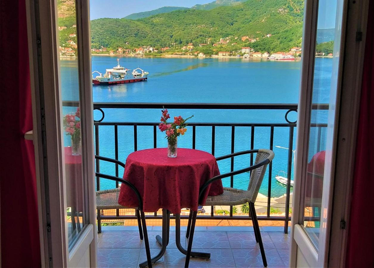 Apartments Okuka Tivat Exterior foto