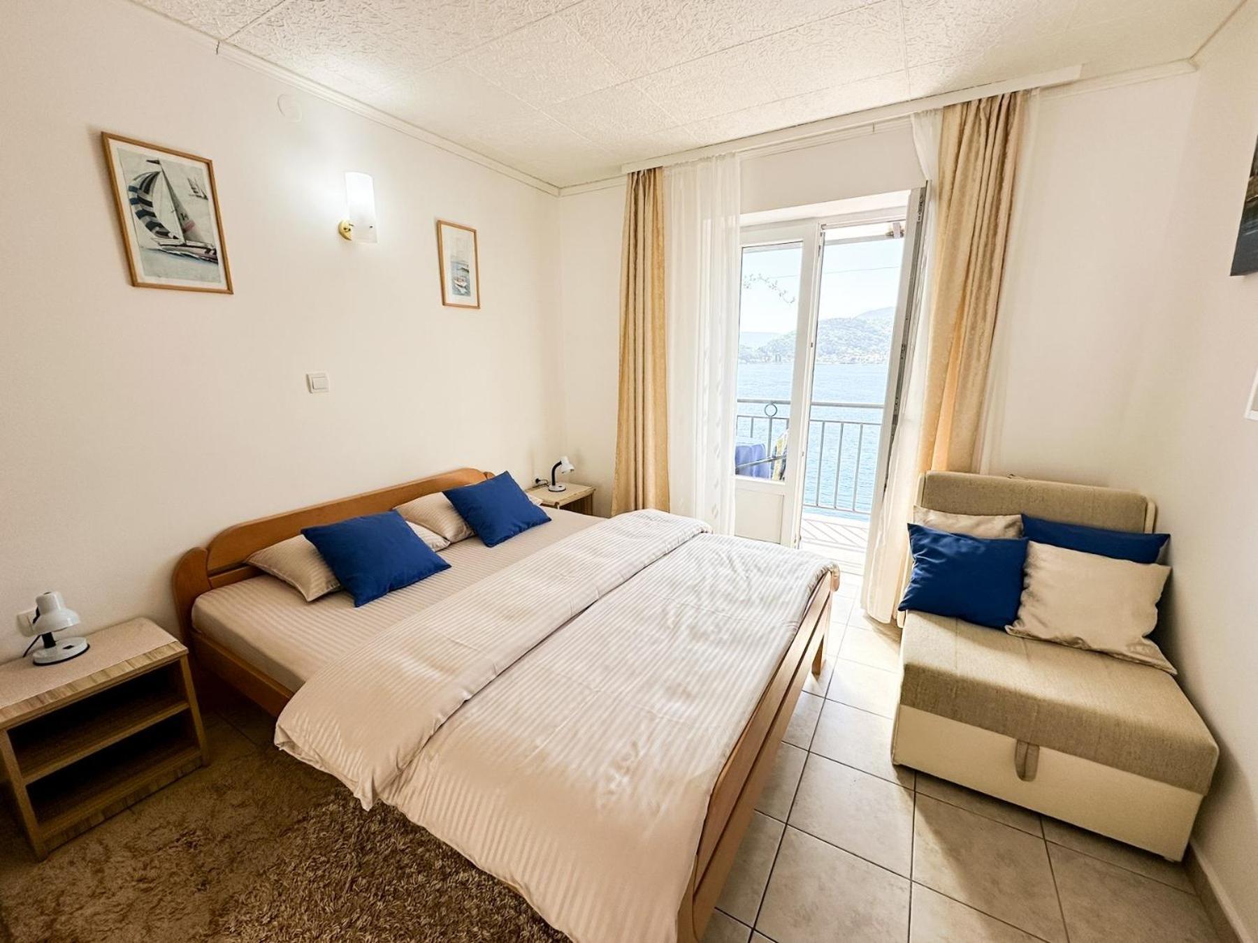 Apartments Okuka Tivat Exterior foto